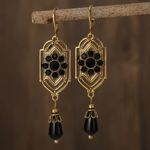 Regal Pearl Black Waterdrop Stone Earrings